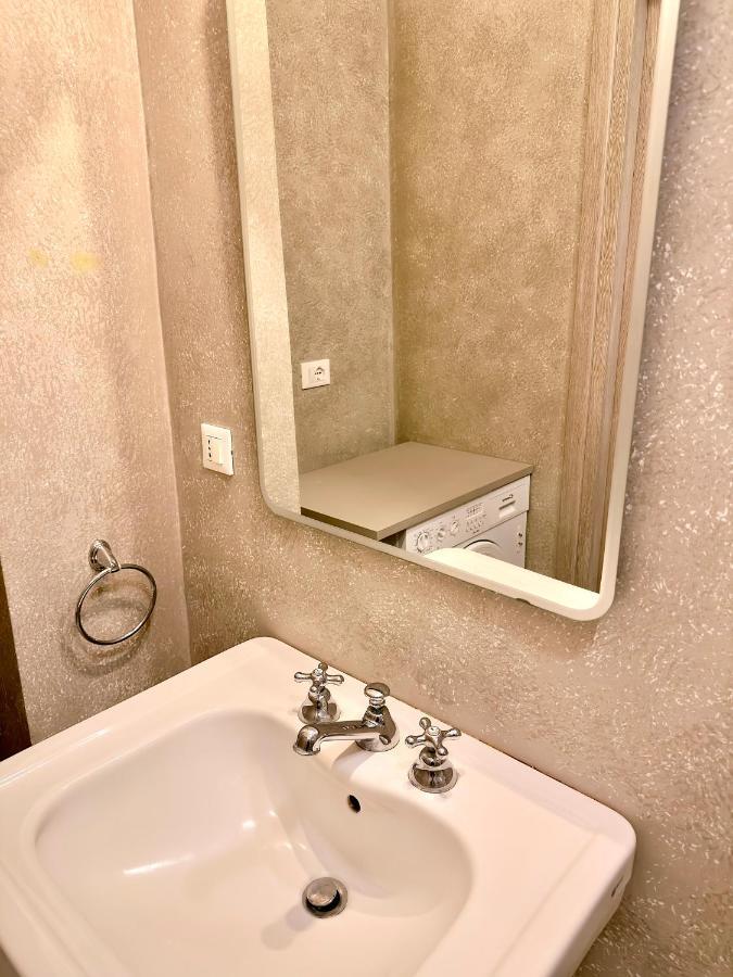 Minimal Apartment Navigli Milano Exterior foto
